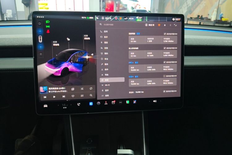Tesla Model Y 2025 #13 Tesla Model Y 2025 car image #13