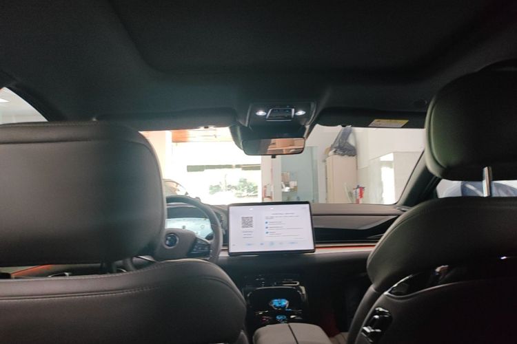 BYD Han 2023 car image #18