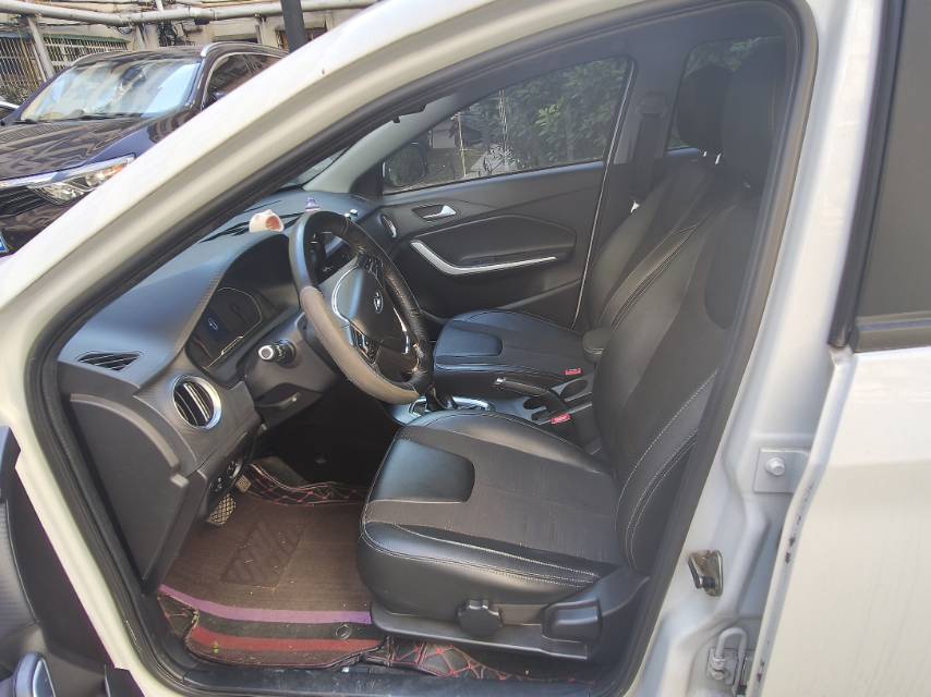 Chery Tiggo 3x 2018 immagine di auto #3
