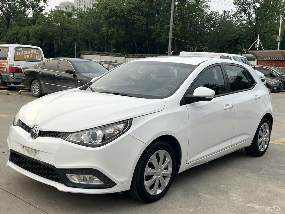 MG 5 2014 immagine di auto 
