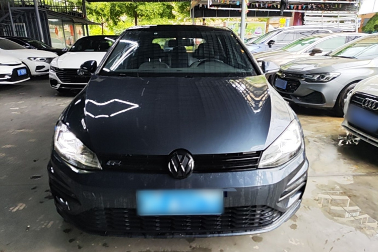 Volkswagen Golf 2020 car image #3