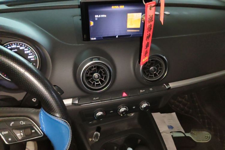 Audi A3 2019 car image #18