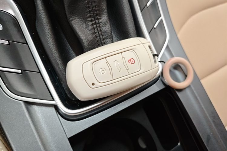 GEELY Emgrand 2018 immagine di auto #9