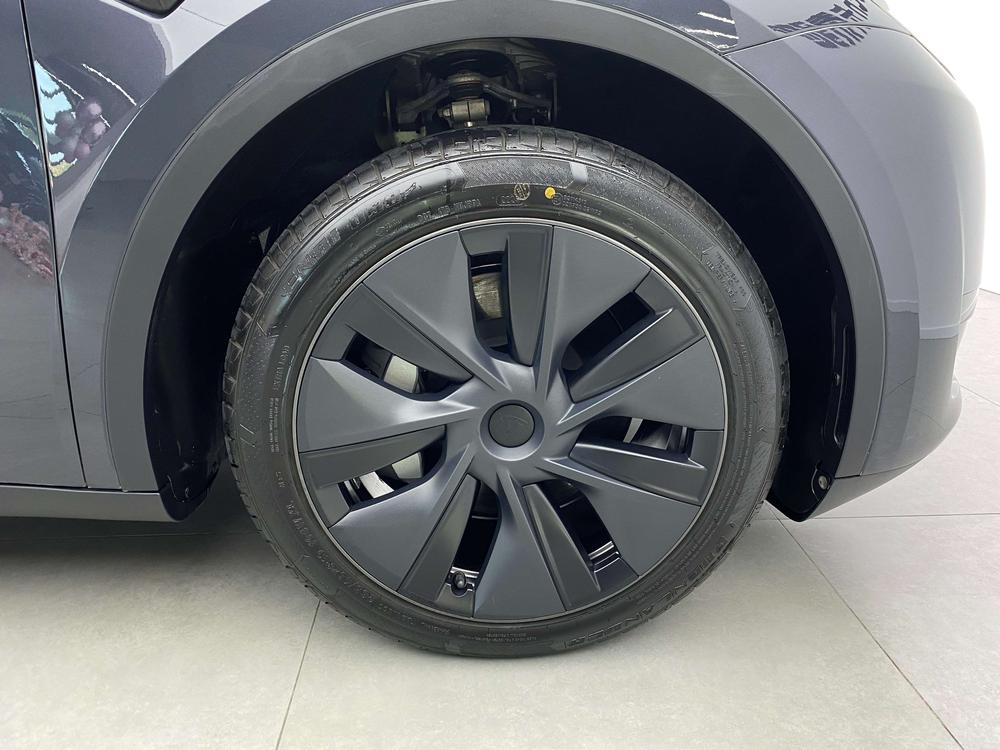 Tesla Model Y 2024 car image #5