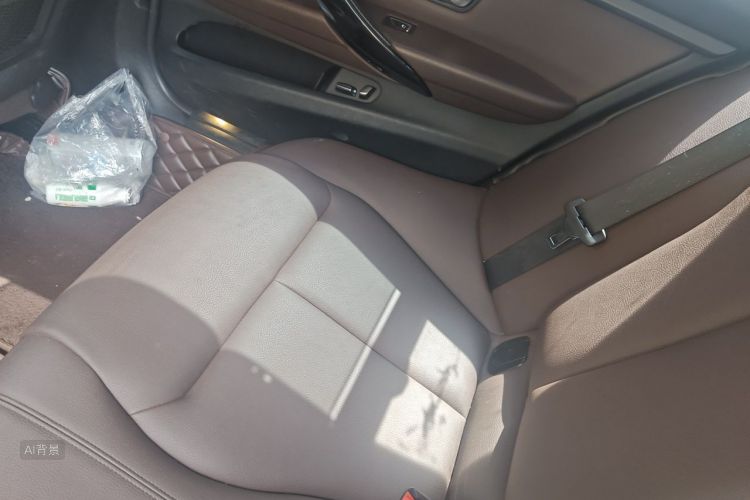 BMW 3 Series 2019 car image #19
