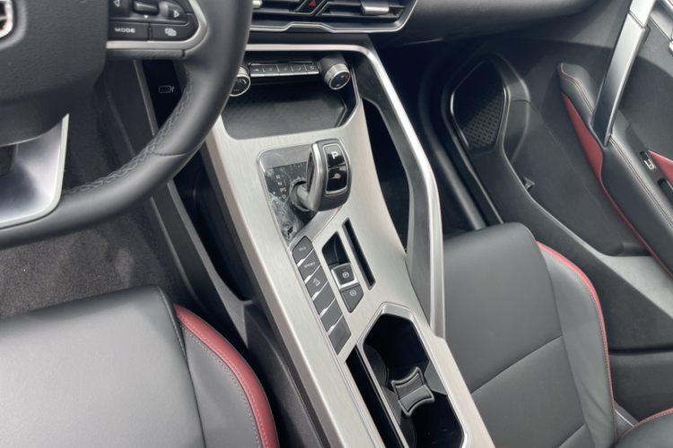 GEELY Coolray 2021 #16 GEELY Coolray 2021 car image #16