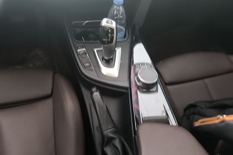 BMW 3 Series 2019 car image #14