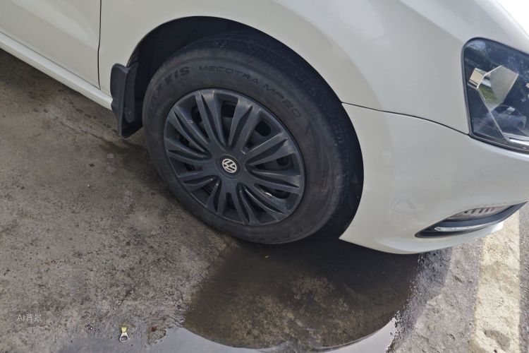 Volkswagen Polo 2018 car image #9