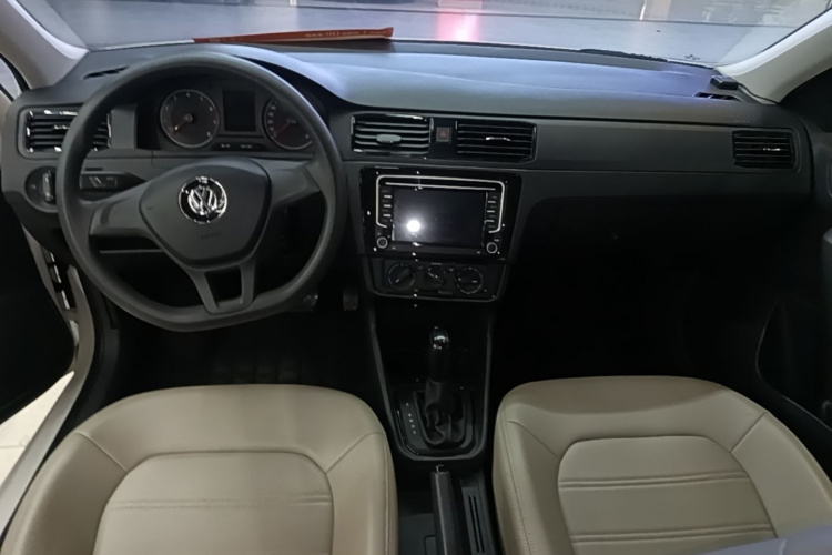 Volkswagen Santana 2022 car image #10