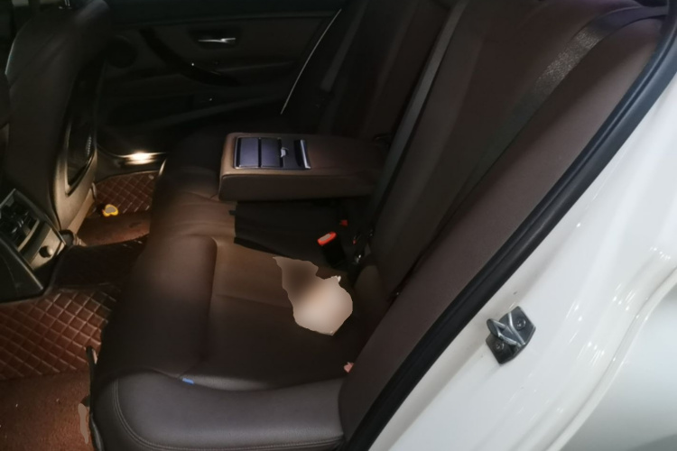 BMW 3 Series 2019 car image #17