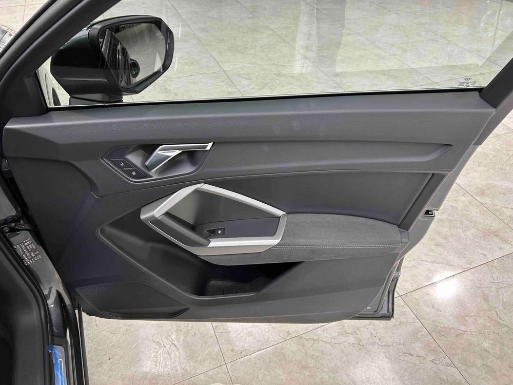Audi Q3 2023 #17 Audi Q3 2023 car image #17