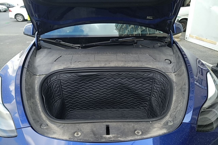 Tesla Model Y 2021 car image #20