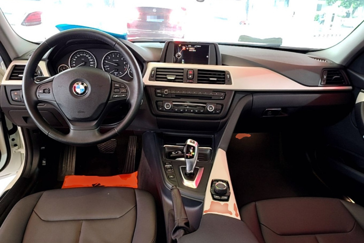 BMW 3 Series 2015 صورة سيارة #11