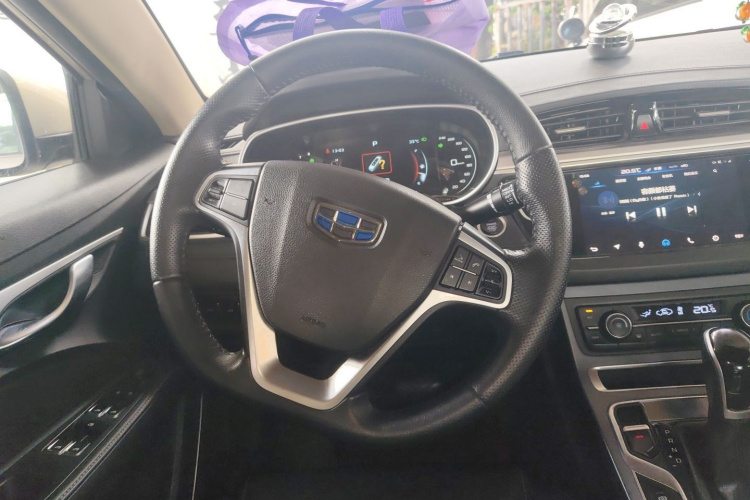 GEELY Emgrand 2018 immagine di auto #11