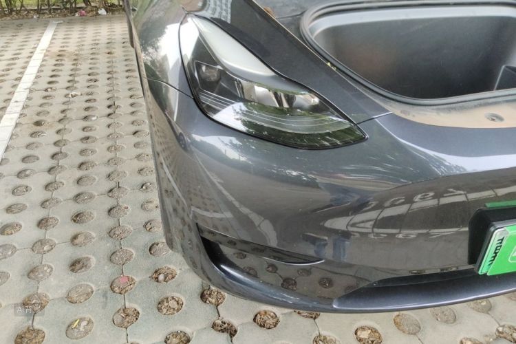Tesla Model Y 2024 car image #8