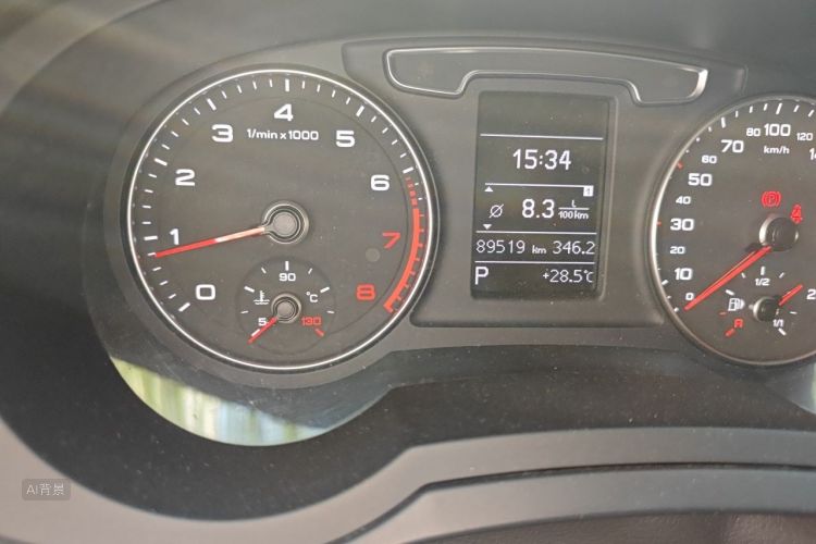 Audi Q3 2019 car image #14