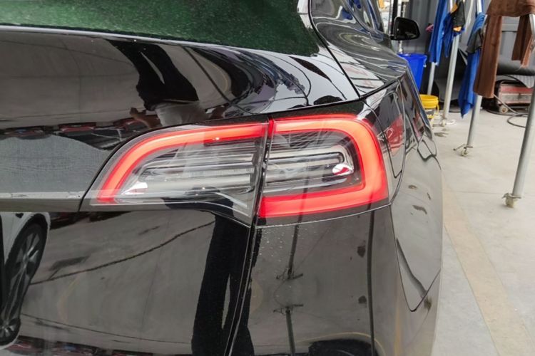 Tesla Model Y 2023 #8 Tesla Model Y 2023 car image #8