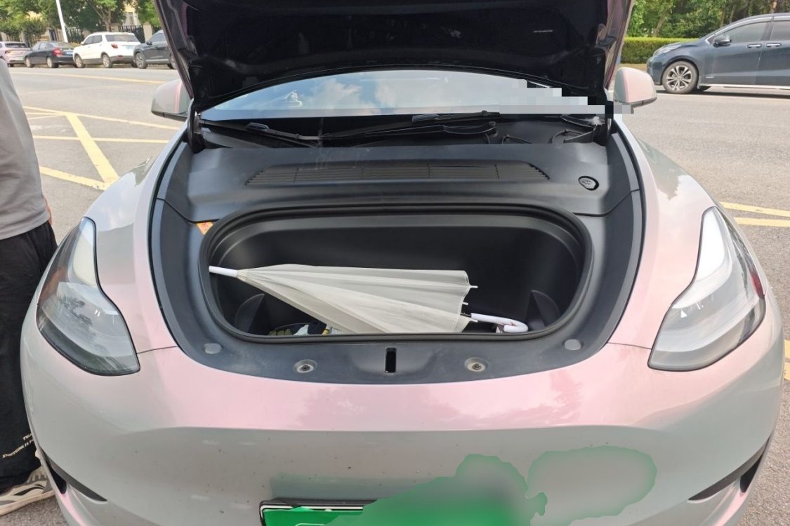 Tesla Model Y 2024 #3 Tesla Model Y 2024 immagine di auto #3