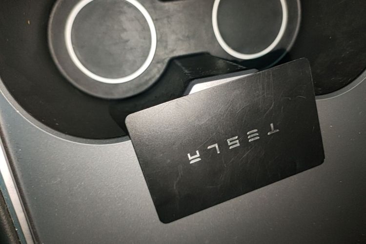 Tesla Model Y 2021 #9 Tesla Model Y 2021 car image #9