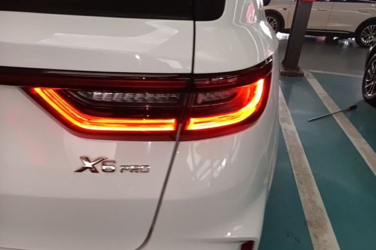 GEELY Vision X6 2022 immagine di auto #8