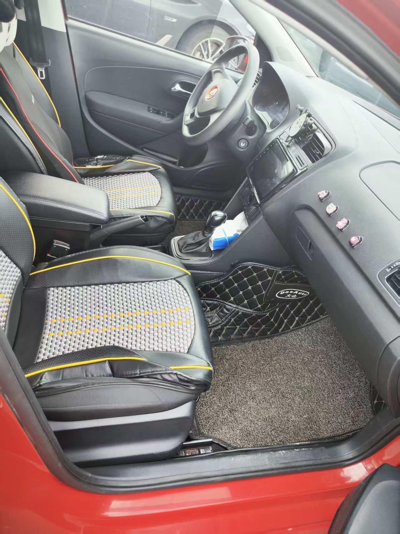 Volkswagen Polo 2019 car image #5