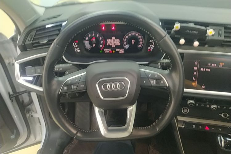 Audi Q3 2021 #11 Audi Q3 2021 car image #11