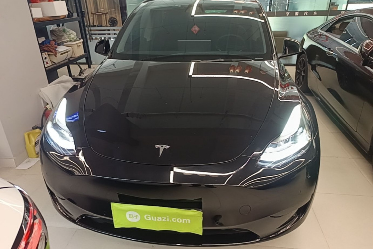 Tesla Model Y 2023 #3 Tesla Model Y 2023 car image #3