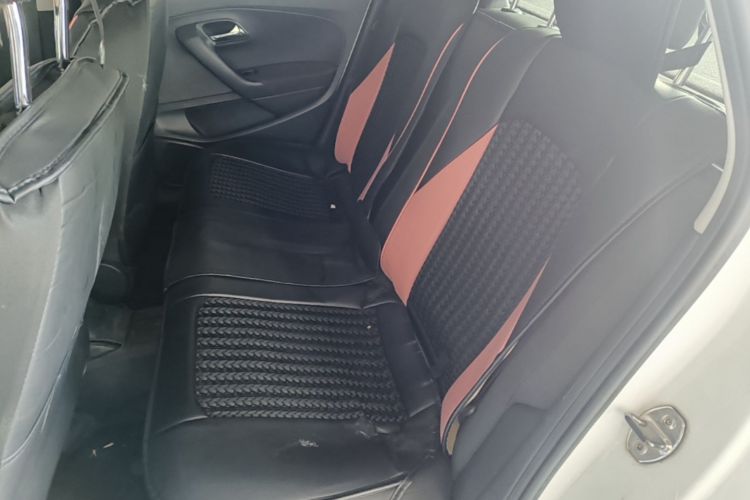 Volkswagen Polo 2019 car image #17