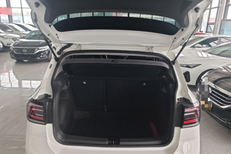 Volkswagen T-Cross 2021 immagine di auto #21
