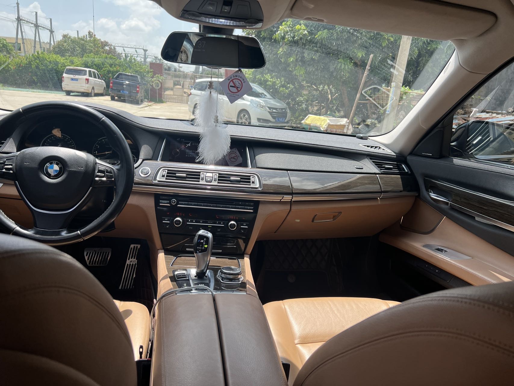 BMW 7 Series 2015 #6 BMW 7 Series 2015 car image #6