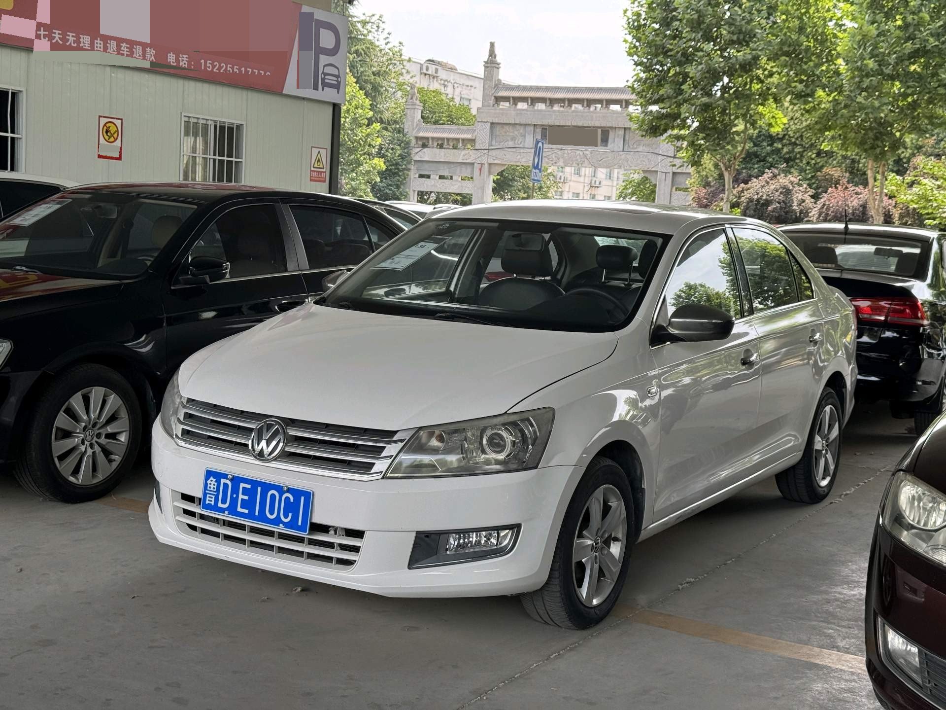 Volkswagen Santana 2014 car image 