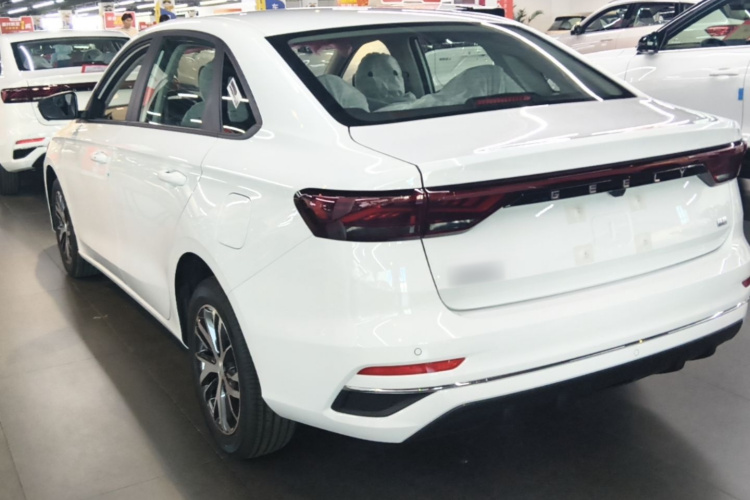GEELY Emgrand 2026 car image #5