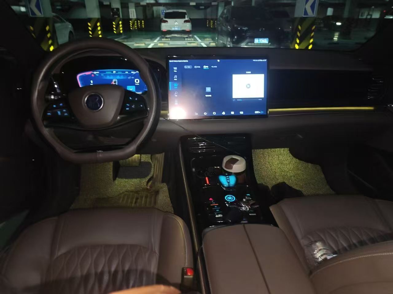 BYD Han 2023 car image #5