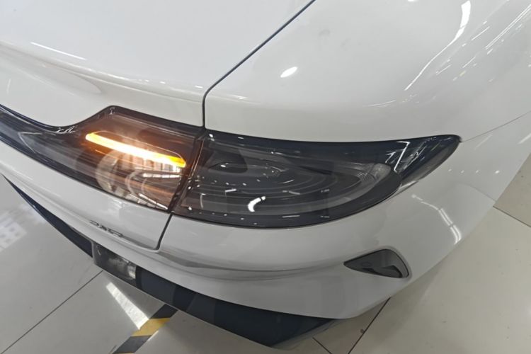 MI SU7 2024 car image #8