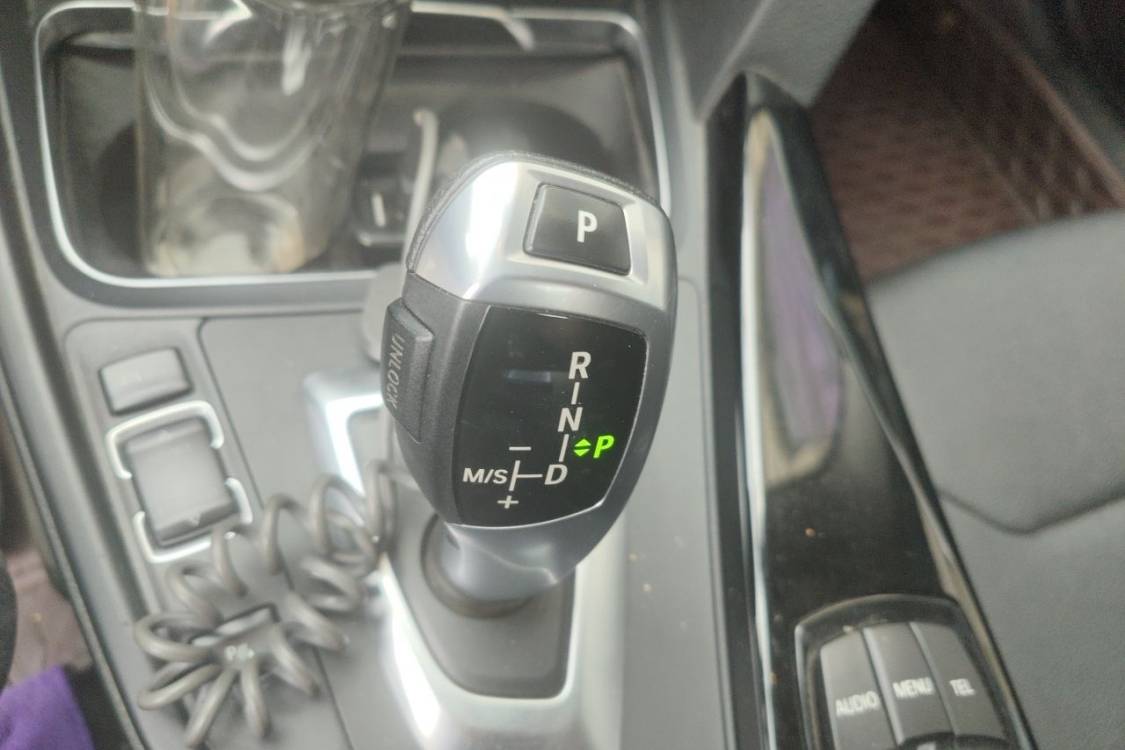 BMW 3 Series 2017 car image #29