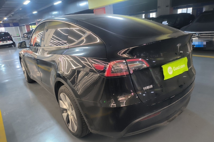 Tesla Model Y 2022 #5 Tesla Model Y 2022 car image #5