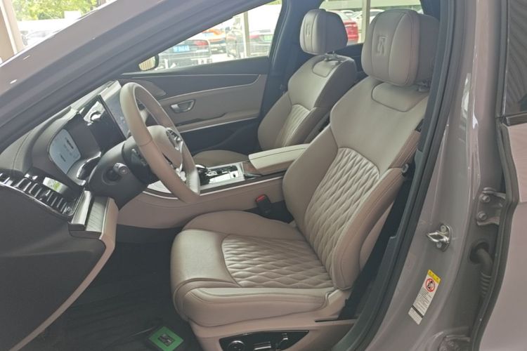 BYD Han 2025 car image #19