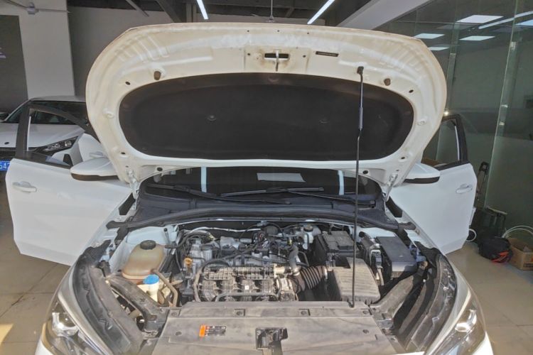 Roewe i5 2023 #20 Roewe i5 2023 car image #20