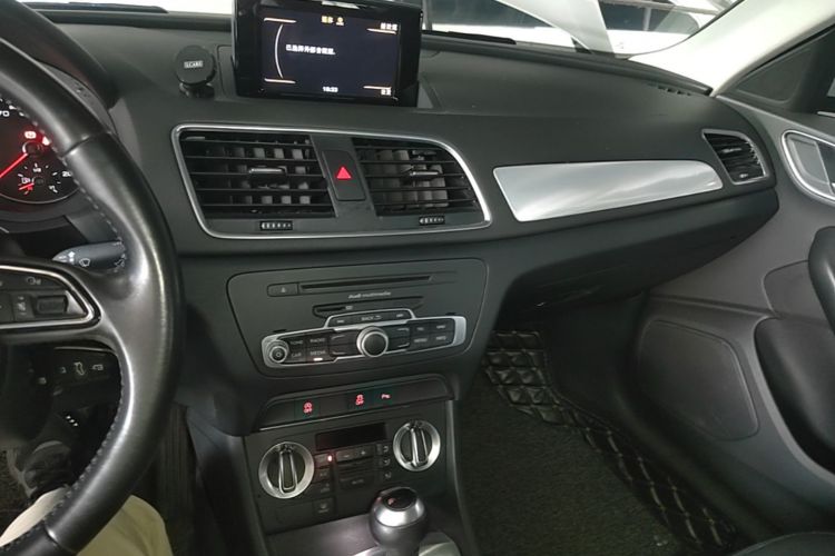 Audi Q3 2016 #13 Audi Q3 2016 car image #13