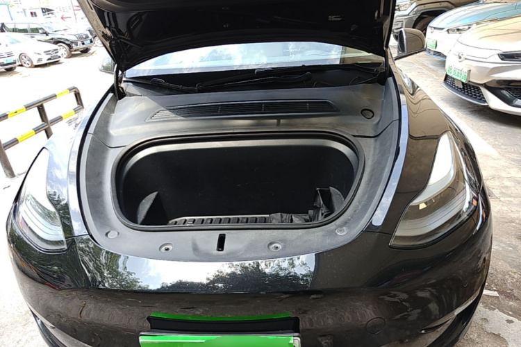 Tesla Model Y 2023 immagine di auto #20