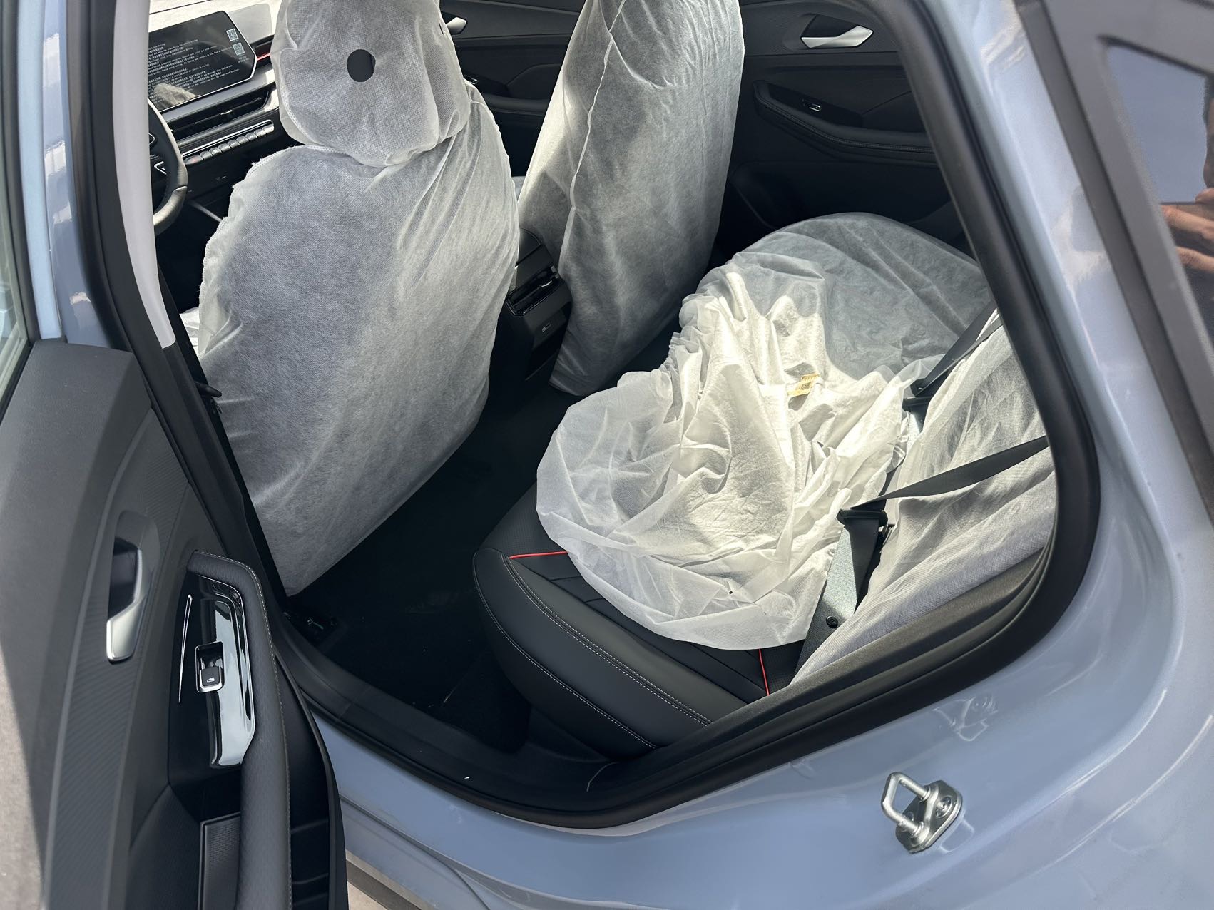 GEELY Binray 2026 car image #4