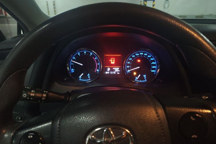 Toyota Corolla 2017 #12 Toyota Corolla 2017 car image #12