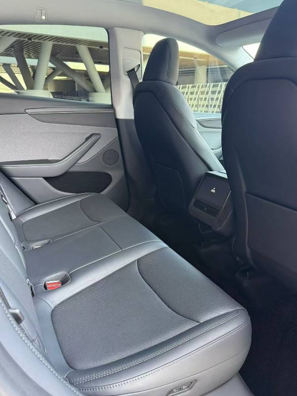 Tesla Model Y 2025 #6 Tesla Model Y 2025 car image #6