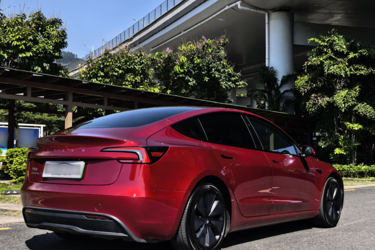 Tesla Model 3 2024 car image #7