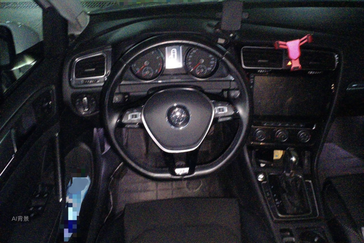 Volkswagen Golf 2018 car image #12