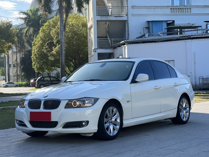 BMW 3 Series (Imported) 2011 car image 
