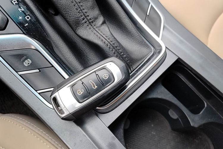 GEELY Emgrand 2018 #9 GEELY Emgrand 2018 car image #9