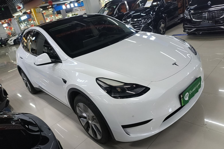 Tesla Model Y 2022 #4 Tesla Model Y 2022 car image #4