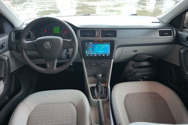 Skoda Rapid 2017 #10 Skoda Rapid 2017 car image #10