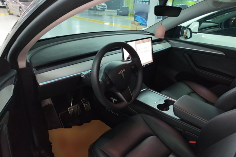 Tesla Model Y 2023 #16 Tesla Model Y 2023 car image #16